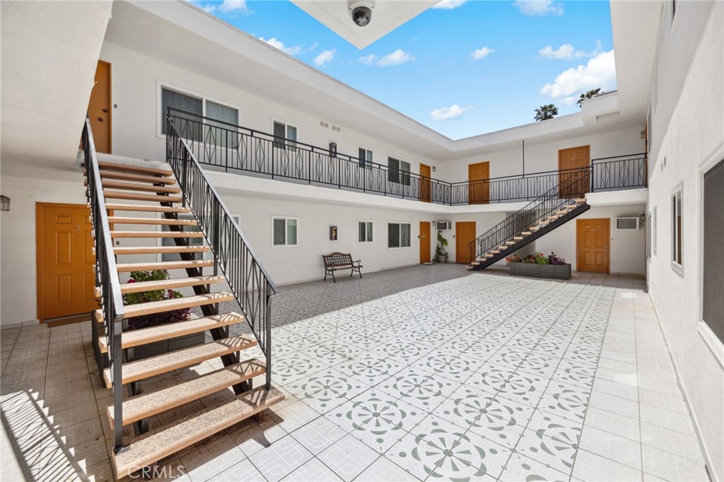 Properties 4 1545 Gordon Street