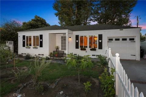 1504 W Chandler Boulevard, Burbank, CA 91506 - MLS#: SR26148876