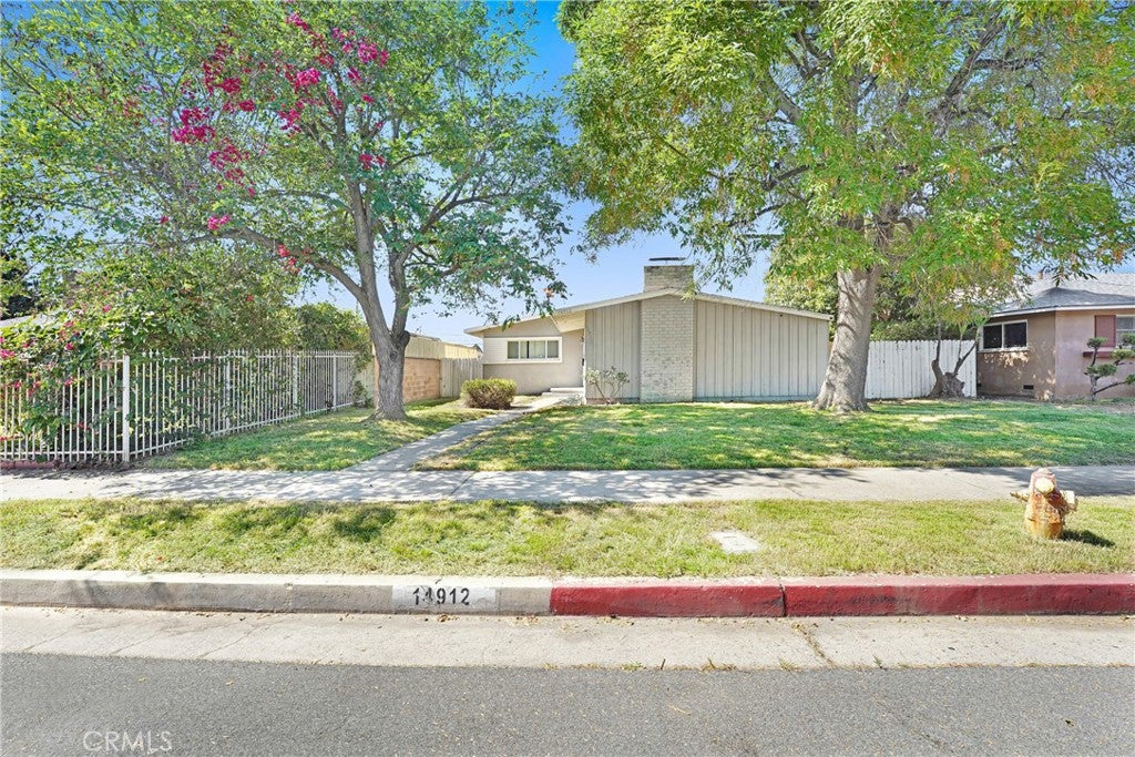 14912 Chatsworth