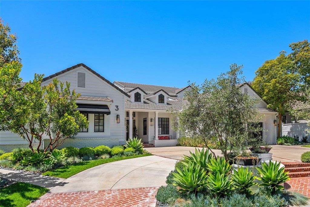 Photo of 3 Canada Oaks, Coto de Caza, CA 92679 (MLS # OC26104134)