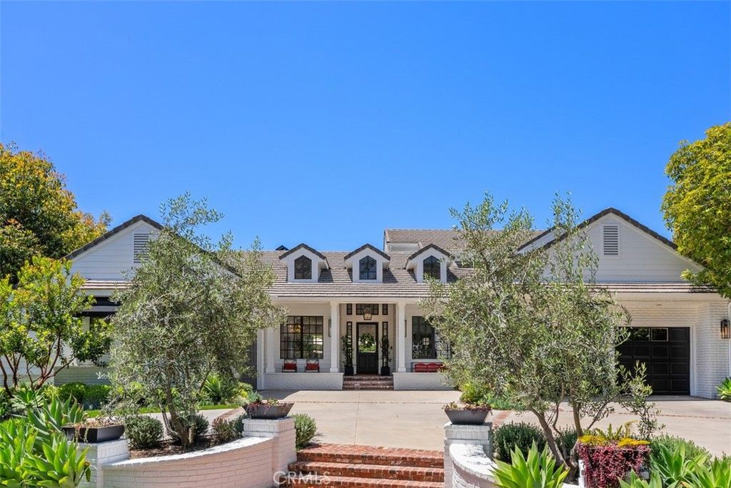 Photo of 3 Canada Oaks, Coto de Caza, CA 92679 (MLS # OC26104134)
