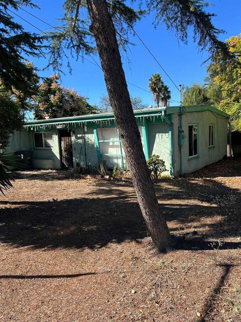 696 Garfield Ave El Cajon CA 92020