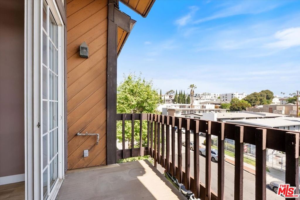 1433 Barry Avenue 301