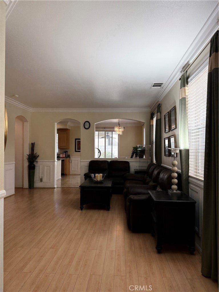 4237 Walnut
