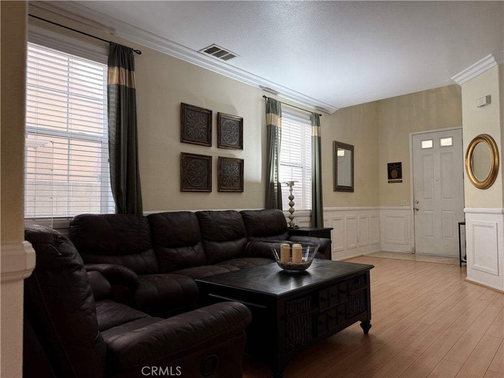 4237 Walnut