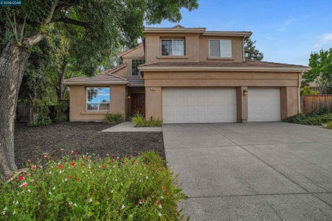 Photo of 1932 Medicine Mountain Ct Ct, Antioch, CA 94531 (MLS # 41149814)