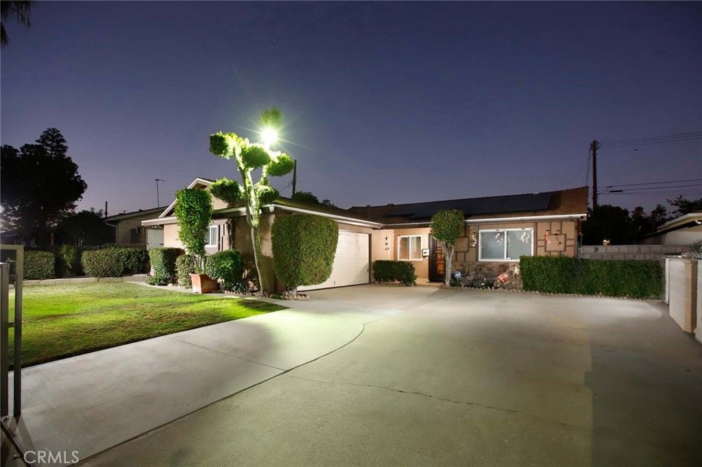 Photo of 10226 Amboy Ave, Pacoima, CA 91331 (MLS # GD25233385)