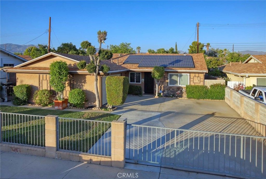 Photo of 10226 Amboy Ave, Pacoima, CA 91331 (MLS # GD25233385)