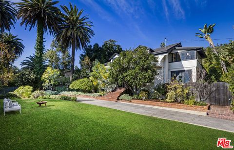 Photo of 2004 La Brea Terrace, Los Angeles, CA 90046 (MLS # 26633819)