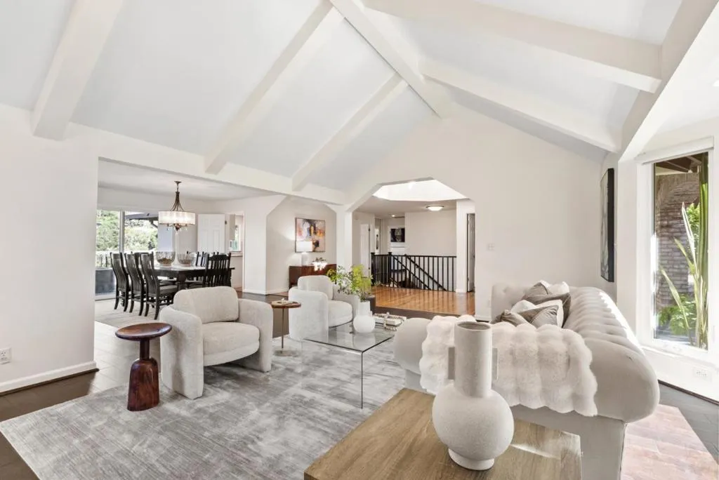 Redwood City, California 94062, United States, 4 Bedrooms Bedrooms, ,3 BathroomsBathrooms,Residential,Active,5384