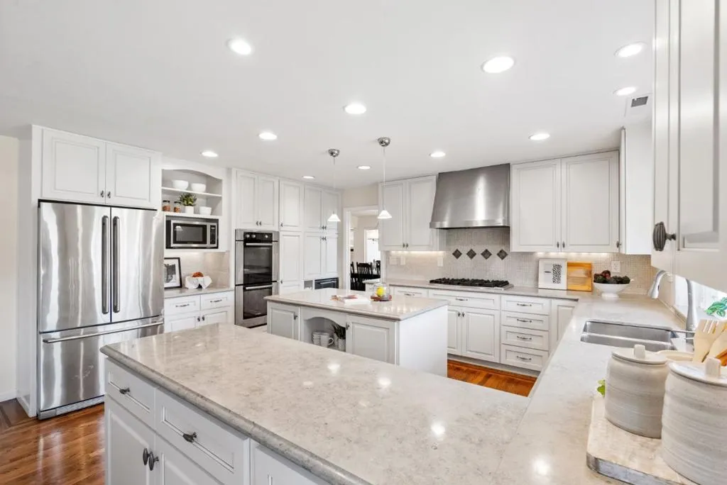 Redwood City, California 94062, United States, 4 Bedrooms Bedrooms, ,3 BathroomsBathrooms,Residential,Active,5384