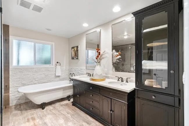 Redwood City, California 94062, United States, 4 Bedrooms Bedrooms, ,3 BathroomsBathrooms,Residential,Active,5384