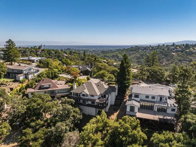 Redwood City, California 94062, United States, 4 Bedrooms Bedrooms, ,3 BathroomsBathrooms,Residential,Active,5384