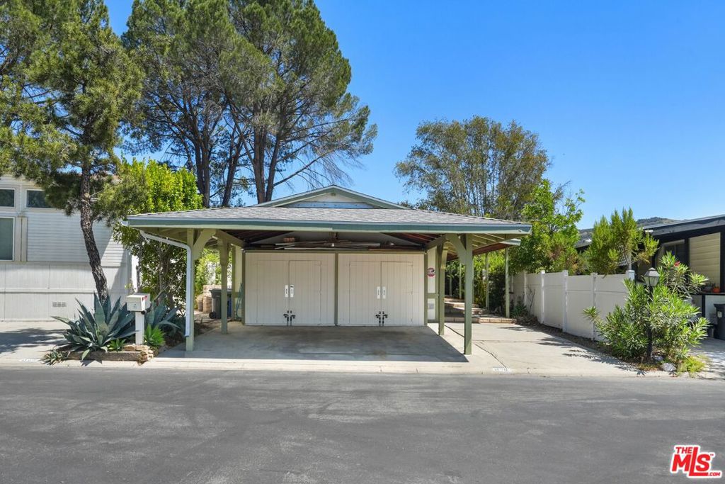 23777 Mulholland Hwy #70