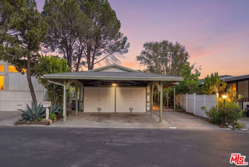 23777 Mulholland Hwy #70