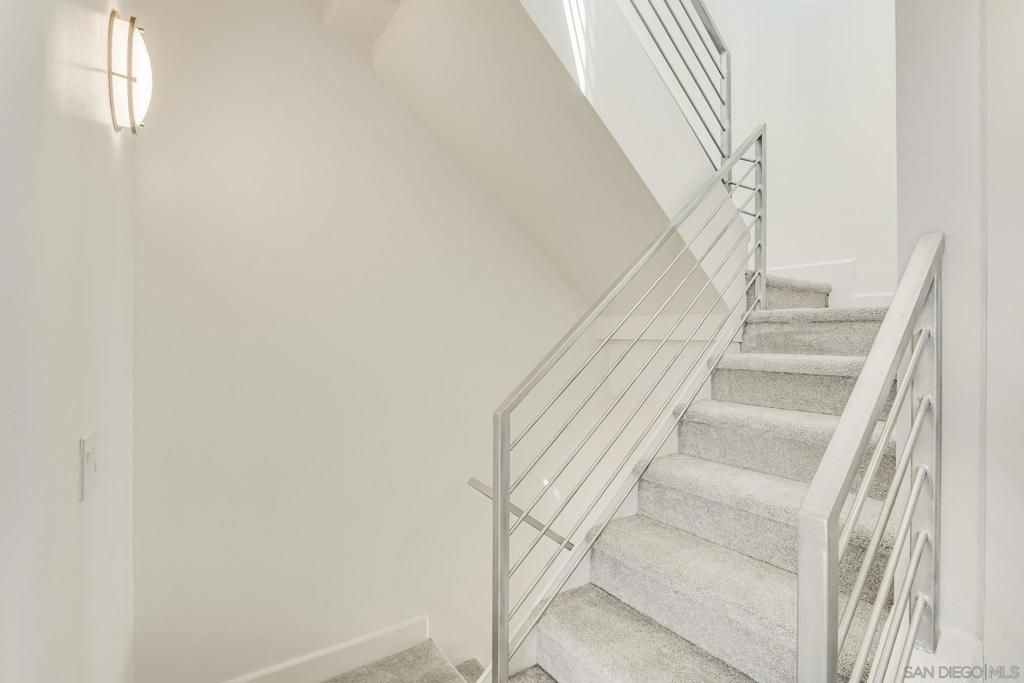 listing image 130722047062763428550