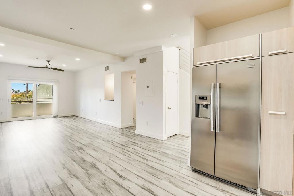 listing image 130725370768403425869