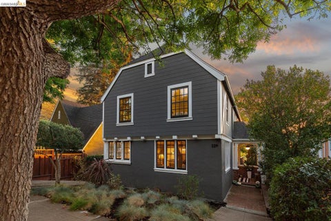 Photo of 229 Carmel Ave AVE, Piedmont, CA 94611 (MLS # 41151224)