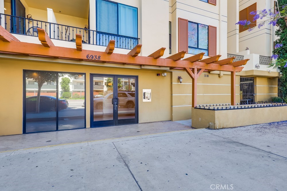 6938 Laurel Canyon Boulevard 101