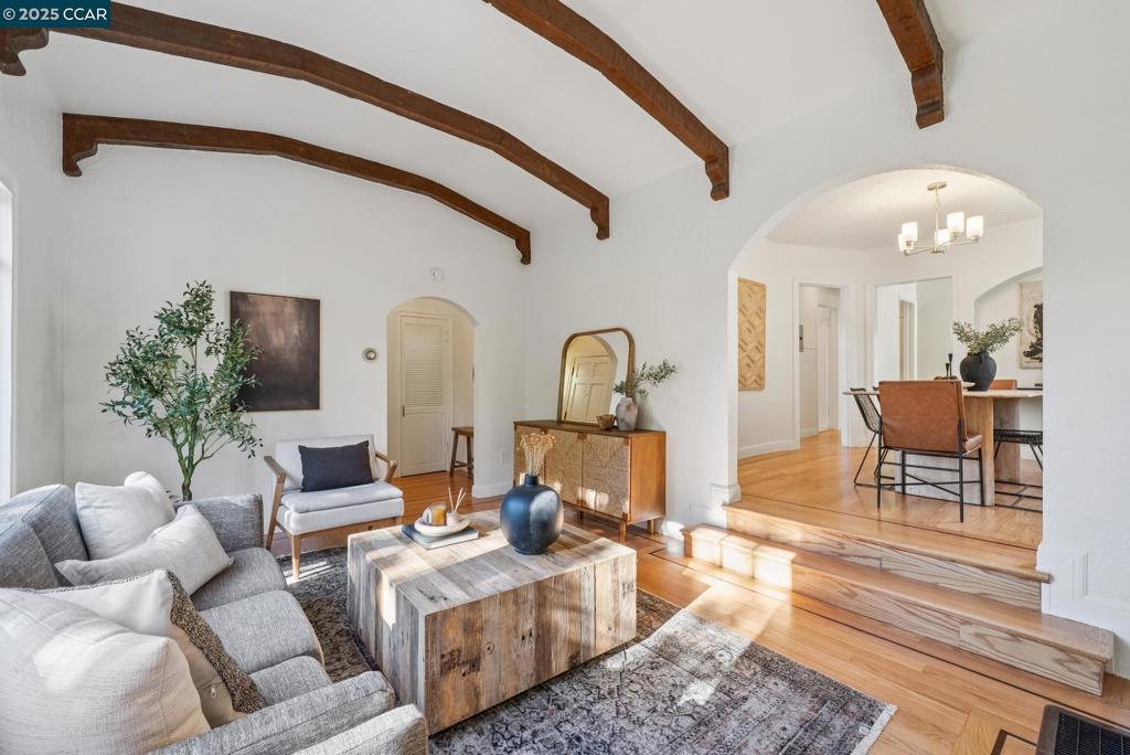 LAUREL - Residential