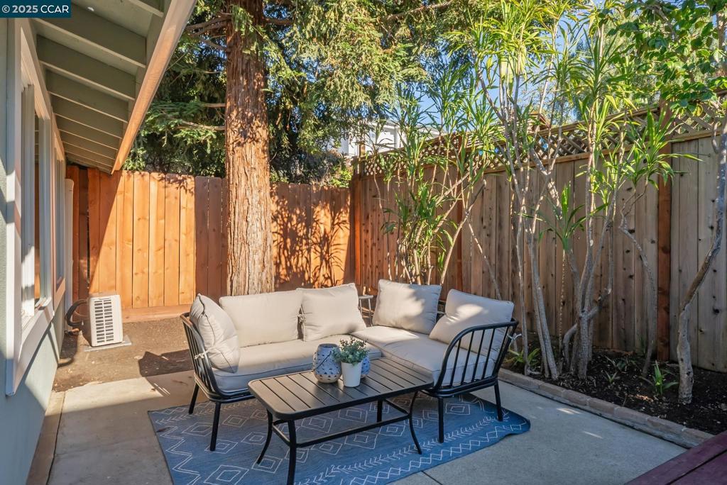 LAUREL - Residential