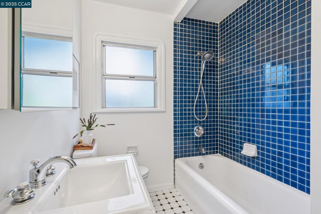 LAUREL - Residential