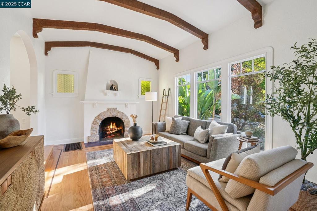 LAUREL - Residential