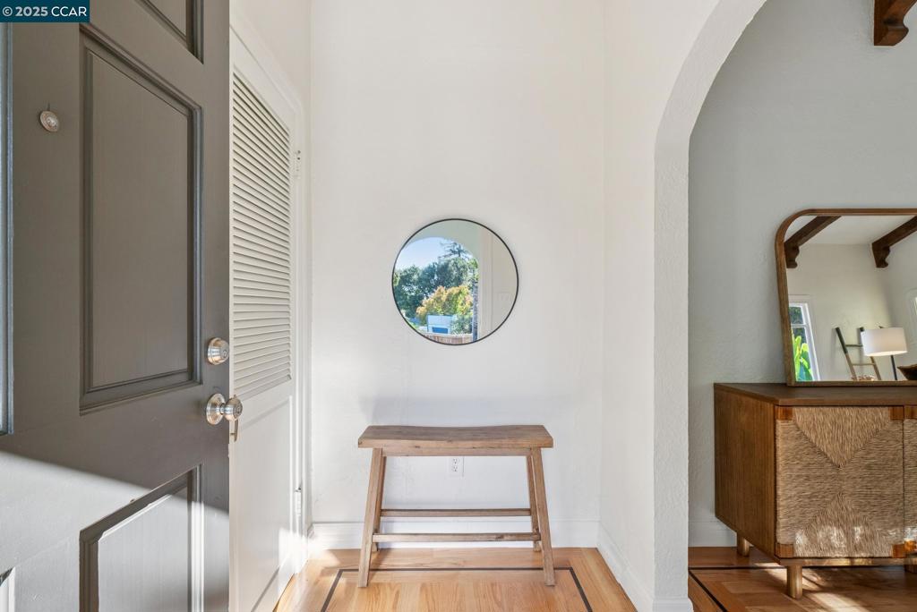 LAUREL - Residential