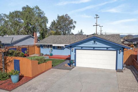 Photo of 3950 Meridian Avenue, San Jose, CA 95124 (MLS # ML82038824)