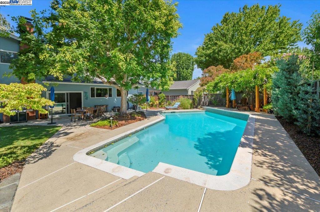 PLEASANT VILLAGE - Residential