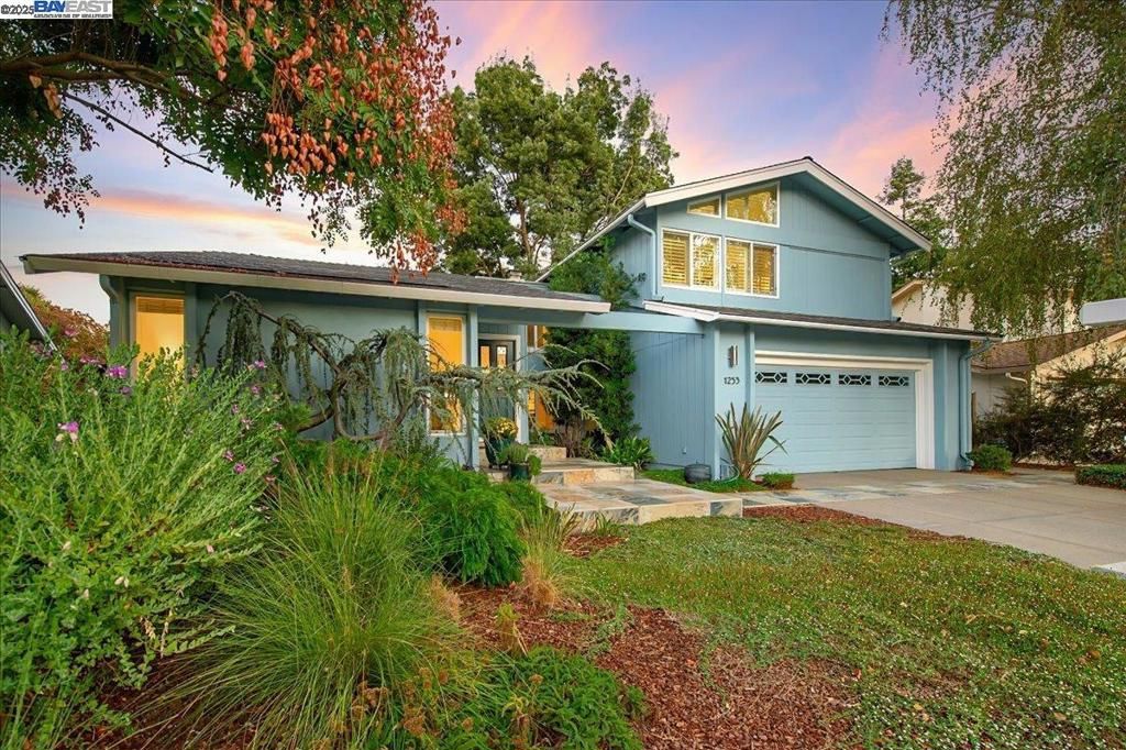 Photo of 1253 Ridgewood Rd Rd, Pleasanton, CA 94566 (MLS # 41113534)