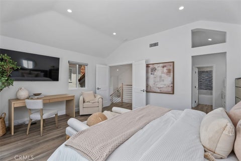 Tiny photo for 18 Cormorant Circle Cir, Newport Beach, CA 92660 (MLS # NP26143103)
