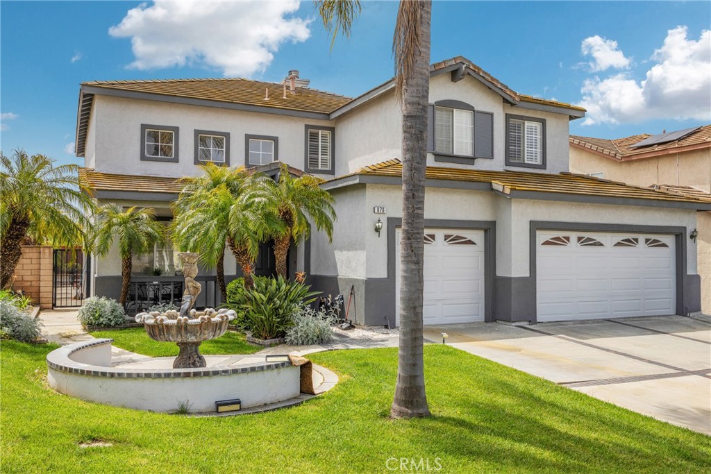 870 E Bermuda Dunes Court