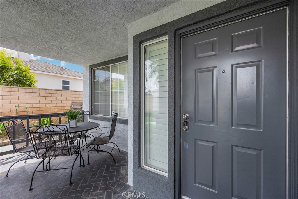 870 E Bermuda Dunes Court
