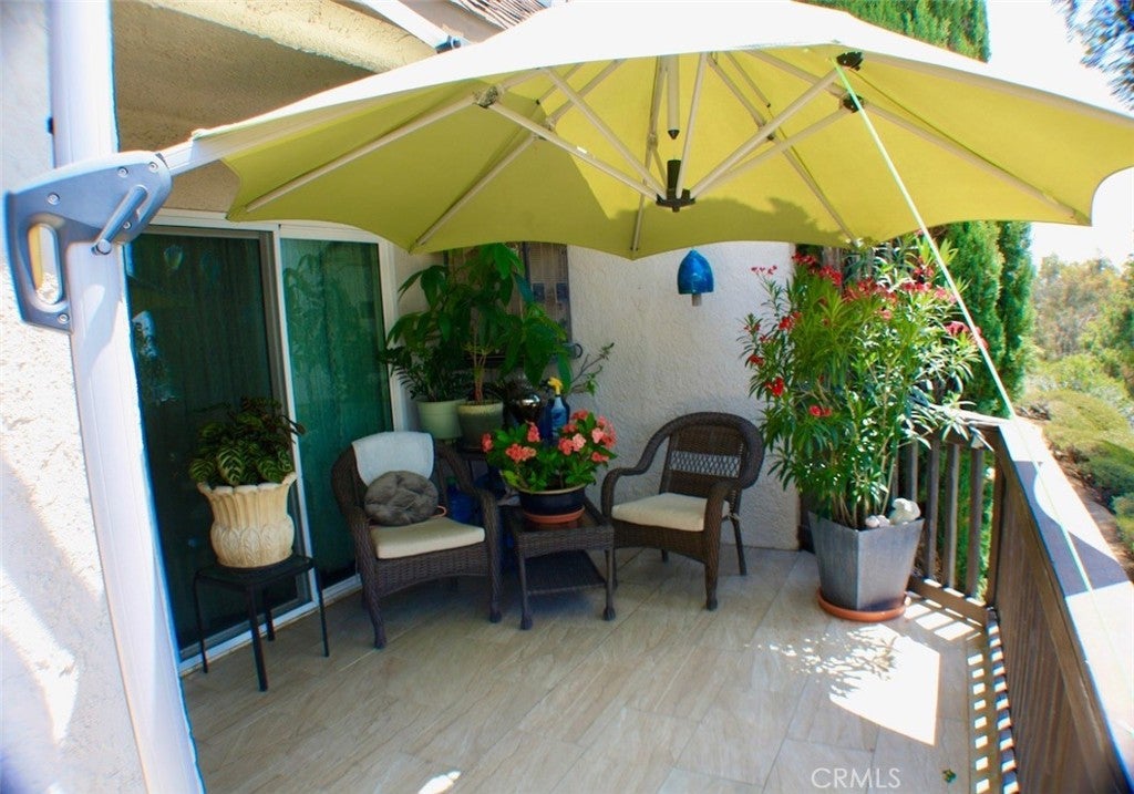 15656 Viewridge
