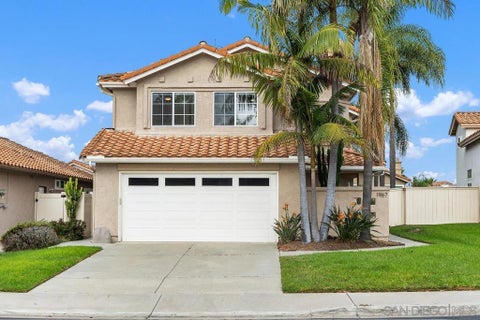Photo of 1967 Spanish Oak Way Way, Vista, CA 92081 (MLS # 260022854SD)