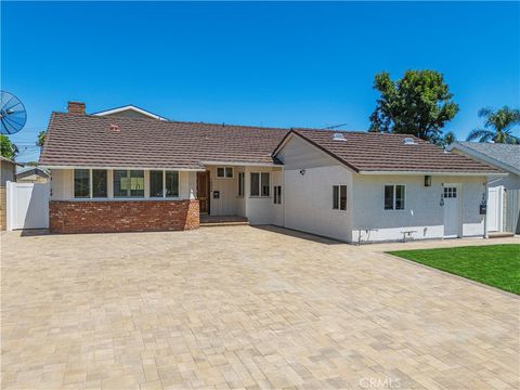 Photo of 10024 Norwich Avenue, San Fernando, CA 91345 (MLS # GD26105045)