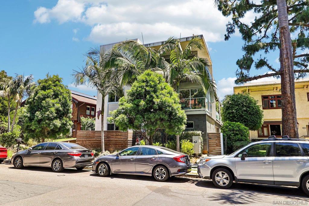 3533 3rd Ave