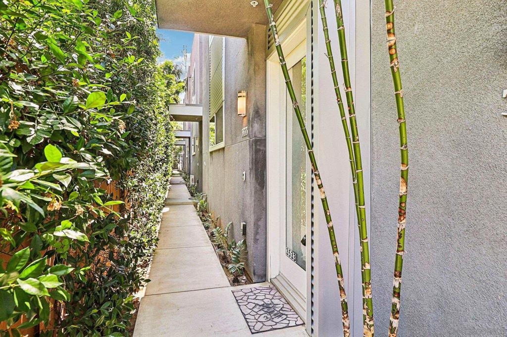3533 3rd Ave