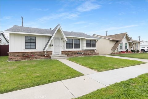 Photo of 20802 Ely Ave Ave, Lakewood, CA 90715 (MLS # SB26037940)