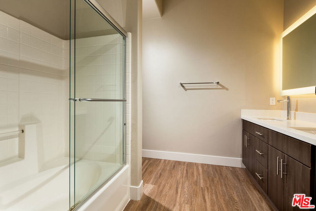 1041 E Glendon Avenue 4137