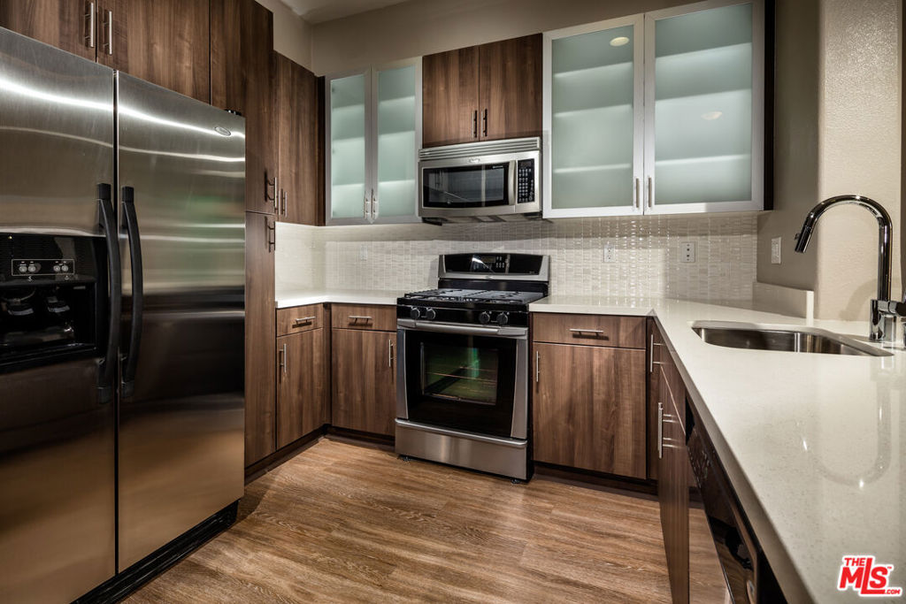 1041 E Glendon Avenue 4137