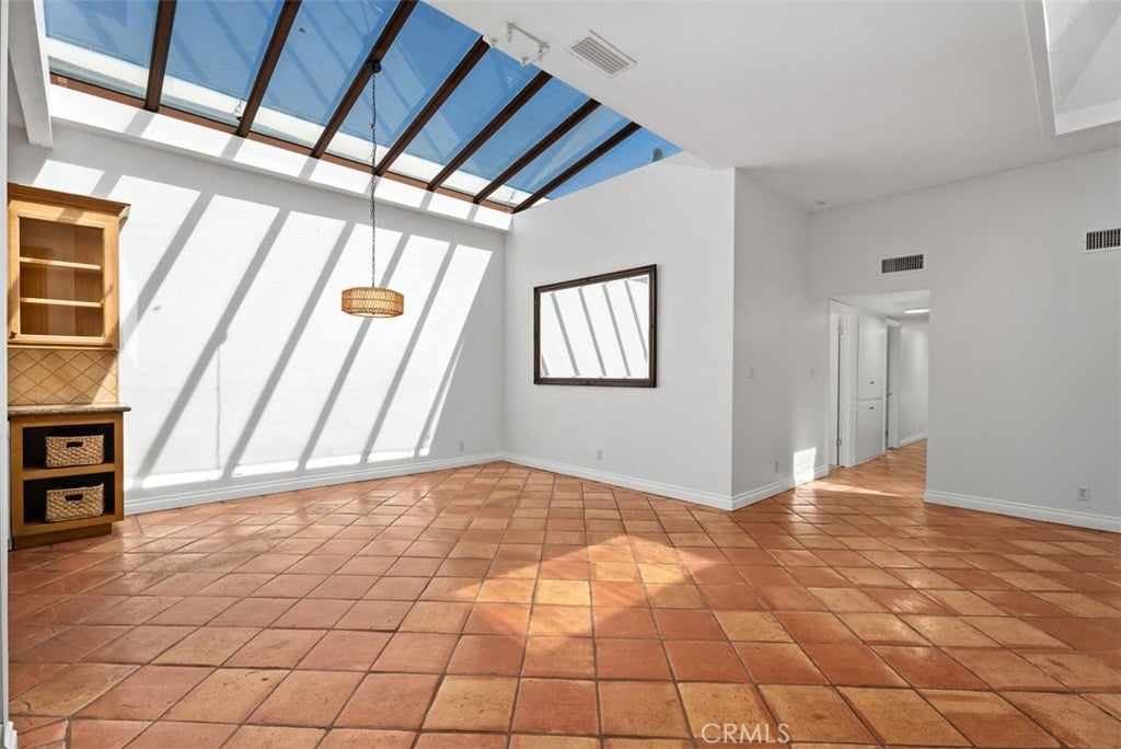 12 Satinwood