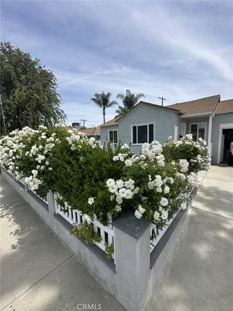 Photo of 5932 Balcom AVE, Encino, CA 91316 (MLS # GD26096461)