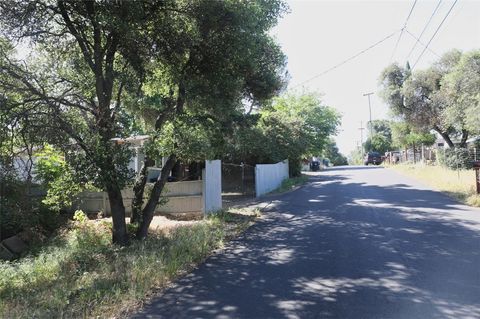Photo of 3312 9th ST, Clearlake, CA 95422 (MLS # LC26102833)