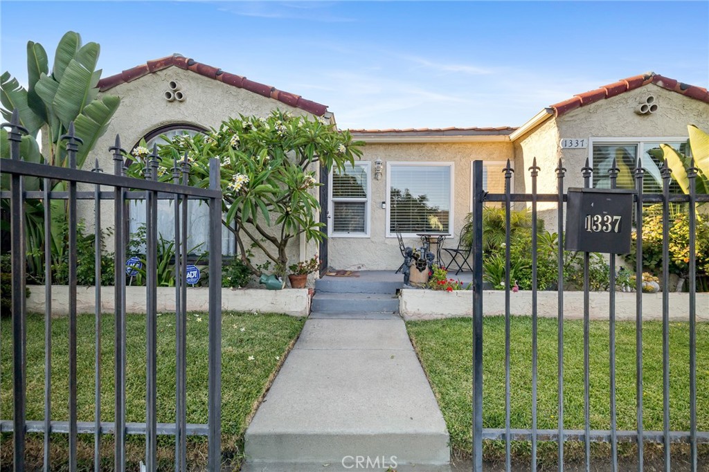 1337 W Gage Avenue
