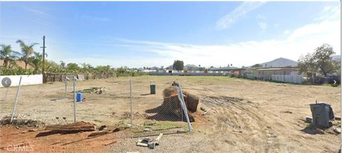 Photo of 18251 Marygold Avenue, Bloomington, CA 92316 (MLS # CV25185165) Photo of 18251 Marygold Avenue, Bloomington, CA 92316 (MLS # CV25185165)