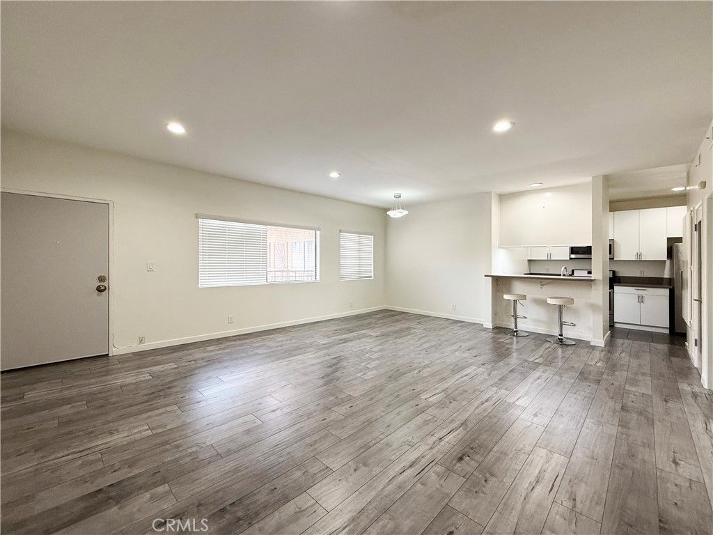Photo of 424 S Westmoreland Avenue #306, Los Angeles, CA 90020 (MLS # OC26022736)