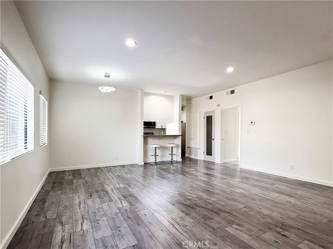 Photo of 424 S Westmoreland Avenue #306, Los Angeles, CA 90020 (MLS # OC26022736)