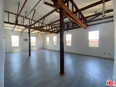 Photo of 726 S Santa Fe Avenue #303, Los Angeles, CA 90021 (MLS # 25543493) Photo of 726 S Santa Fe Avenue #303, Los Angeles, CA 90021 (MLS # 25543493)
